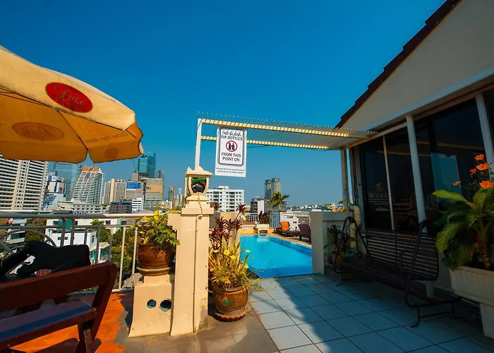 Sathorn Garden View Апартаменты *